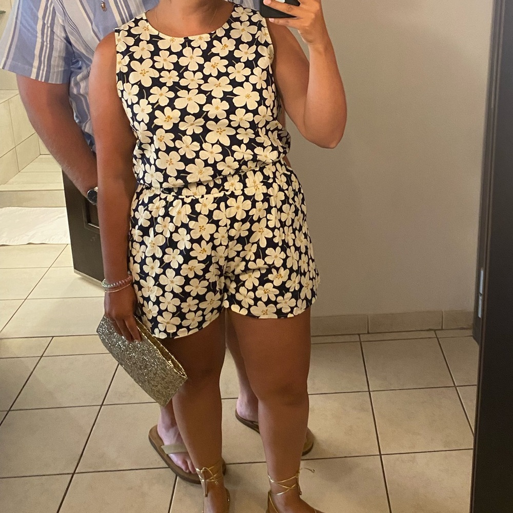 Floral Top - Picture 3 of 3